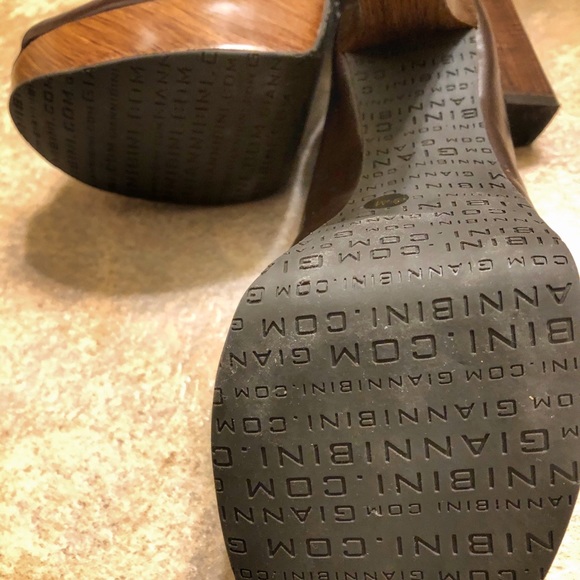 Gianni Bini Brown Peep Toe Heels - Picture 2 of 3